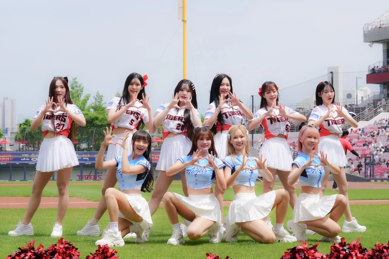 Fubon Angels和Kia Tigers Cheerleader兩隊女孩首度合舞演出。官方提供