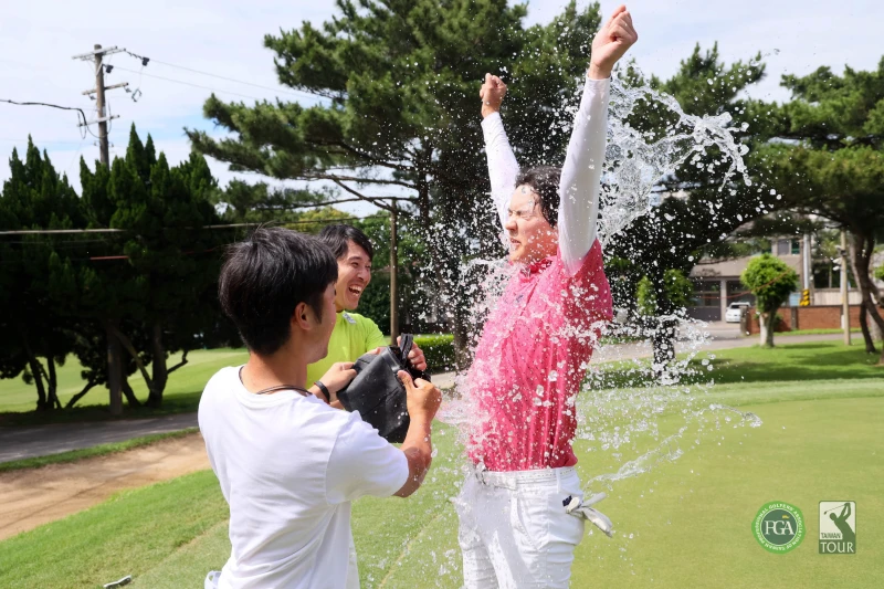 義大利選手加布里埃爾德巴爾巴4度延長賽後奪下職業生涯首冠。Tpga／林聖凱攝