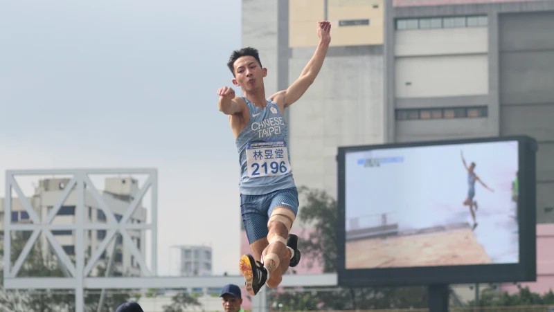 林昱堂順利衛冕跳遠金牌。李天助攝