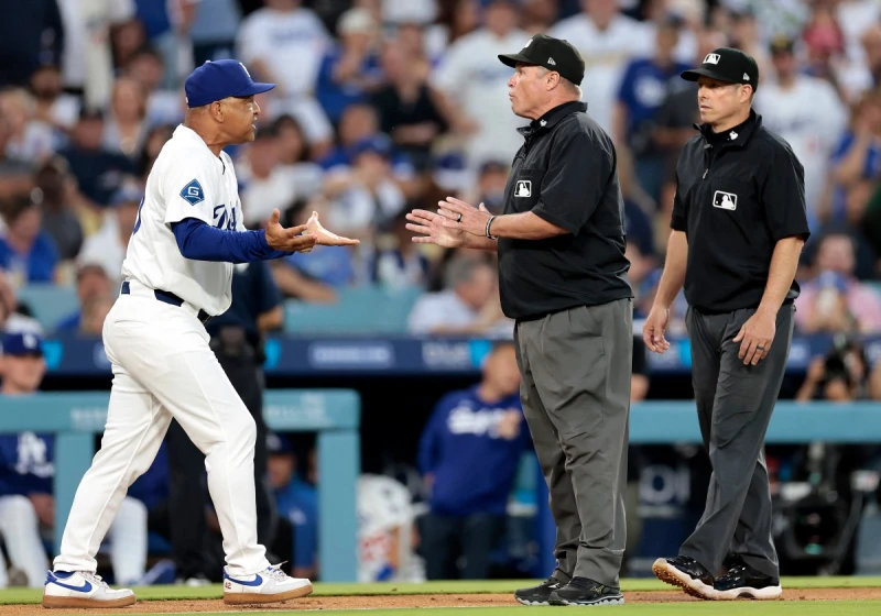 大谷翔平今在3局下半被聖地牙哥教士投手瓦斯奎茲（Randy Vasquez）的觸身球，道奇總教練羅伯茲（Dave Roberts）表達不滿。法新社