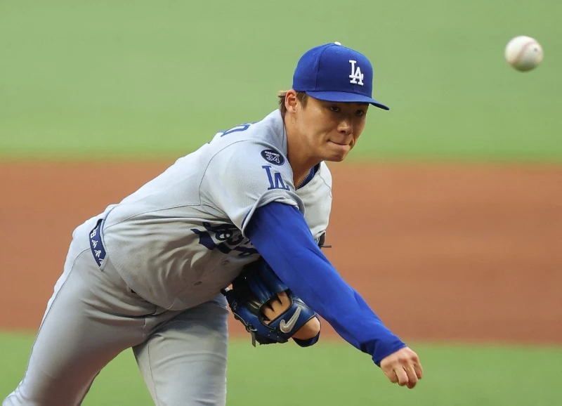 山本由伸終奪6月份首場勝投。法新社