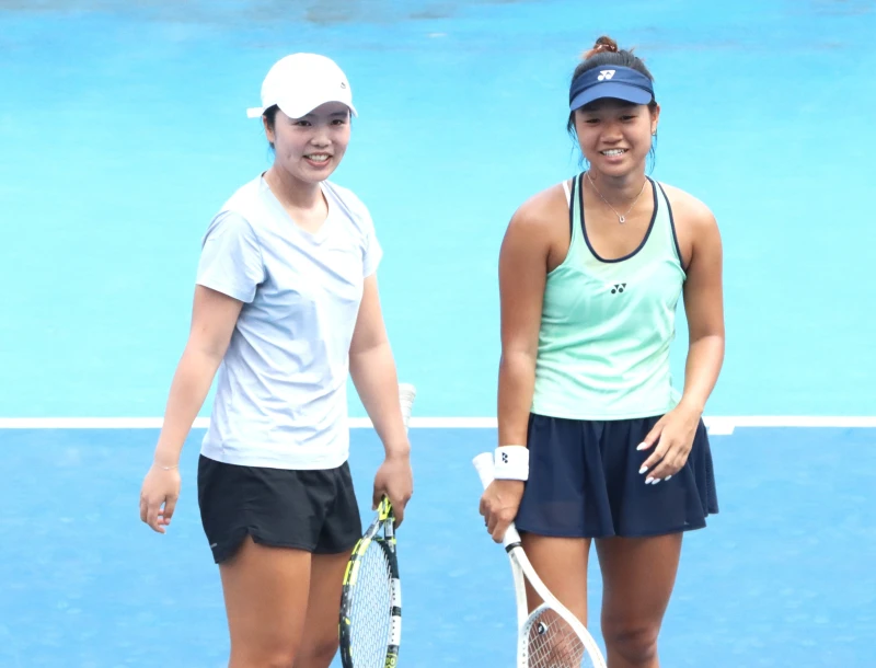李亞芯(左)、林芳安在台灣內戰勝出，晉級雙打四強。四維體育推廣教育基金會提供