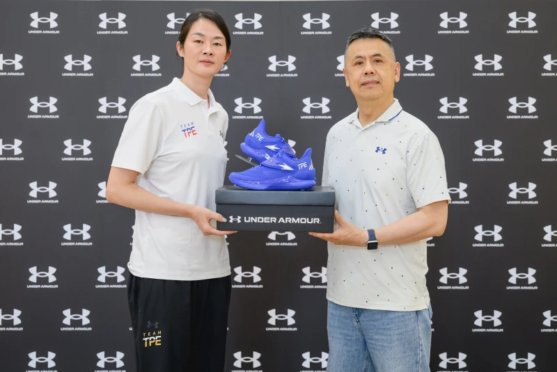 Under Armour贈予客製鞋款期盼藉由品牌的支持讓選手們無後顧之憂。官方提供