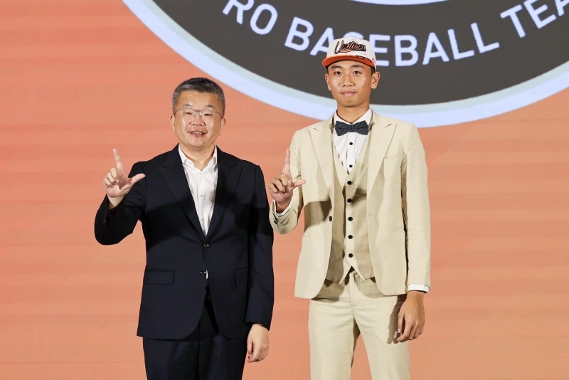 曾偉喆獲得統一獅首輪唱名。中職聯盟提供