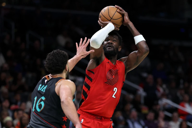 拓荒者已經和內線長人艾頓（Deandre Ayton）達成買斷協議。法新社