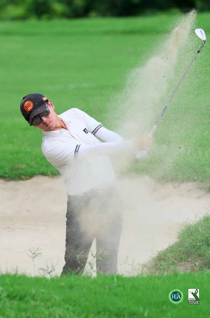 謝霆葳以兩回合總桿139桿-5暫並列第一。Tpga／鍾豐榮攝影