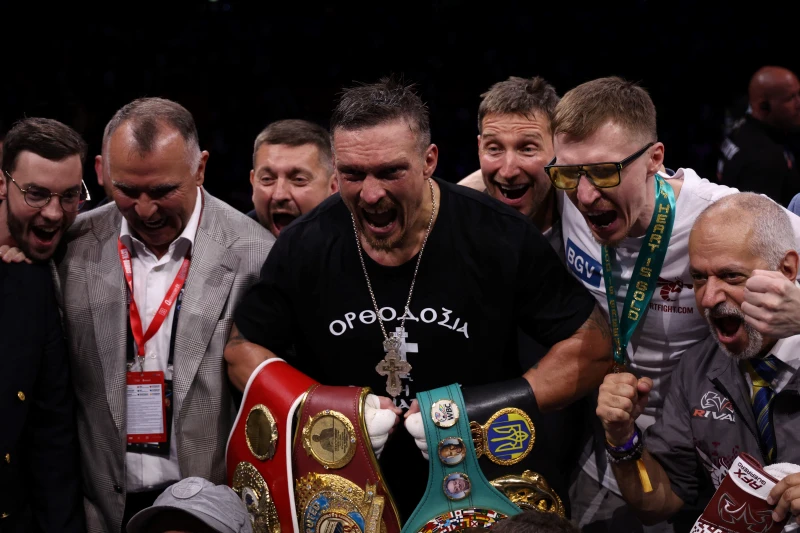 烏克蘭拳王烏西克(Oleksandr Usyk)再回四腰帶。法新社
