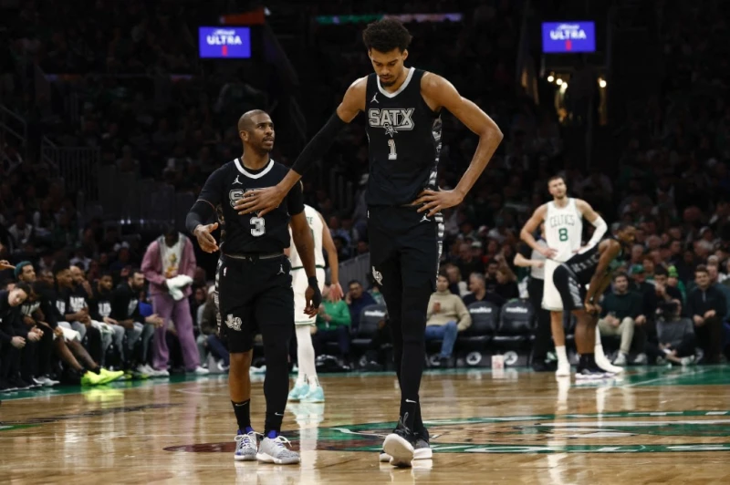 未來名人堂控衛保羅(Chris Paul，)已決定重返快艇。法新社