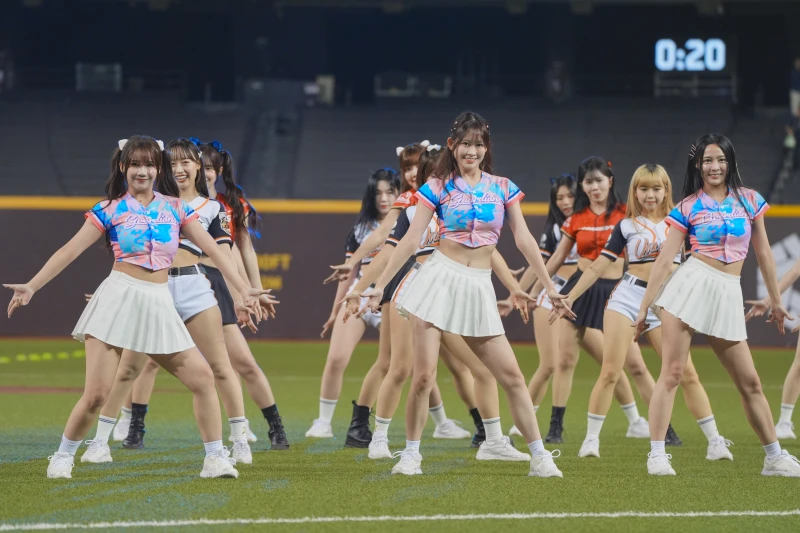 明星賽六隊女孩開場表演。官方提供
