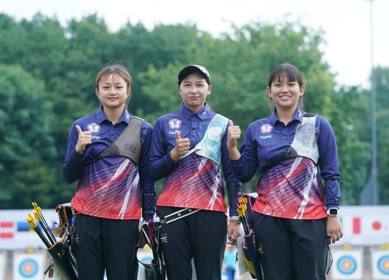 郭紫穎／風佑築／李采璇晉女子反曲弓團體金牌戰。大專體總提供