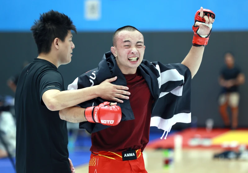 Ifighting彭皓宇奪冠後霸氣怒喊。中華民國綜合格鬥協會提供