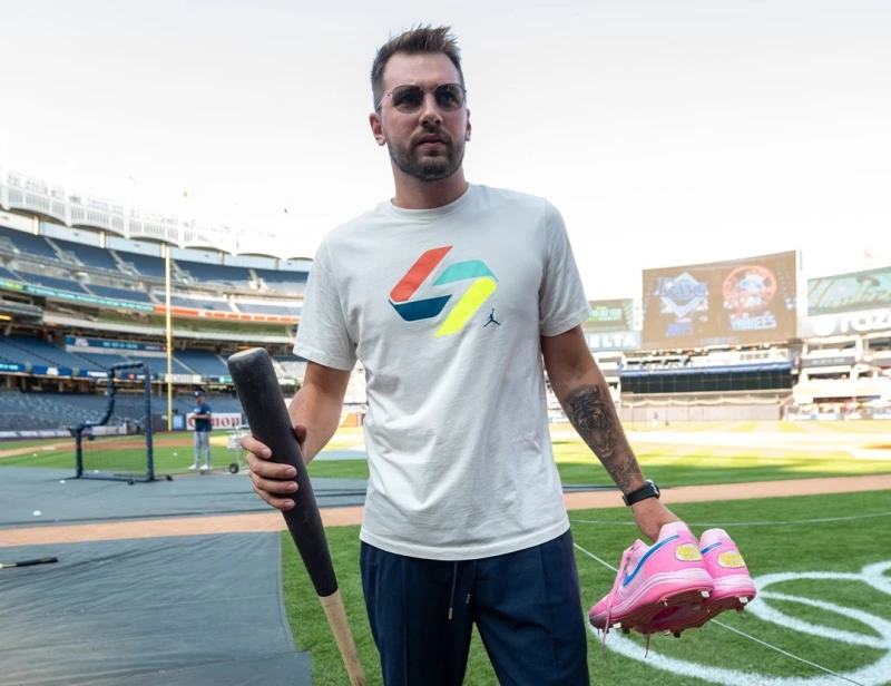 唐西奇今在紐約洋基球場觀賽。摘自MLB推特