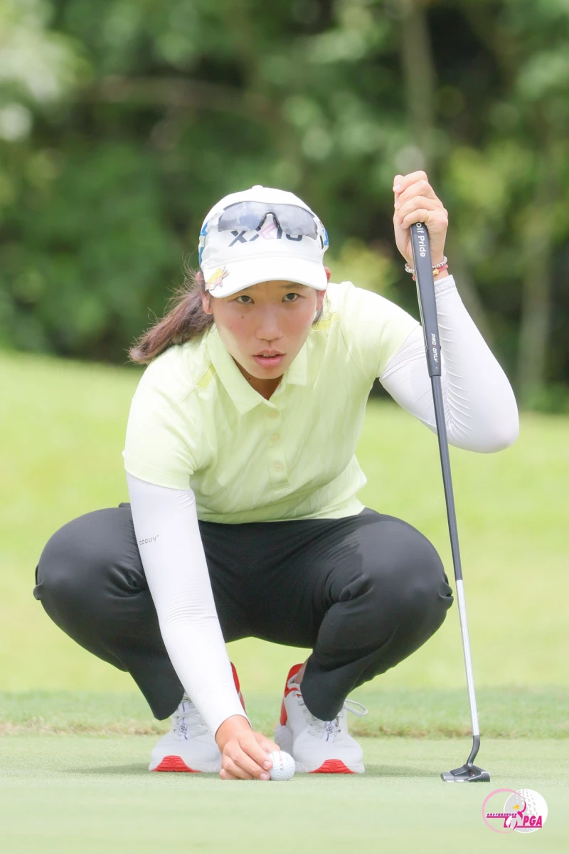 周怡岑首回合打出低於標準桿4桿的68桿單獨領先。Tlpga／葉勇宏攝