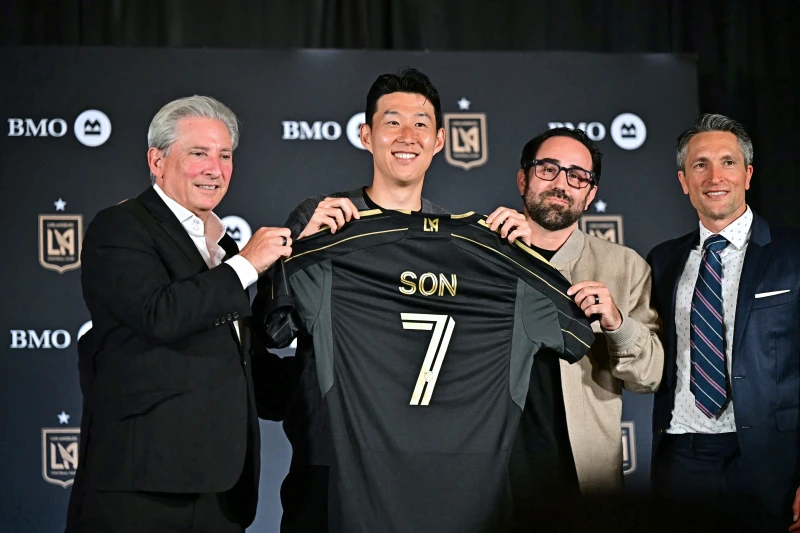 南韓球星孫興慜(Son Heung-min，中)正式加盟洛杉磯FC。法新社