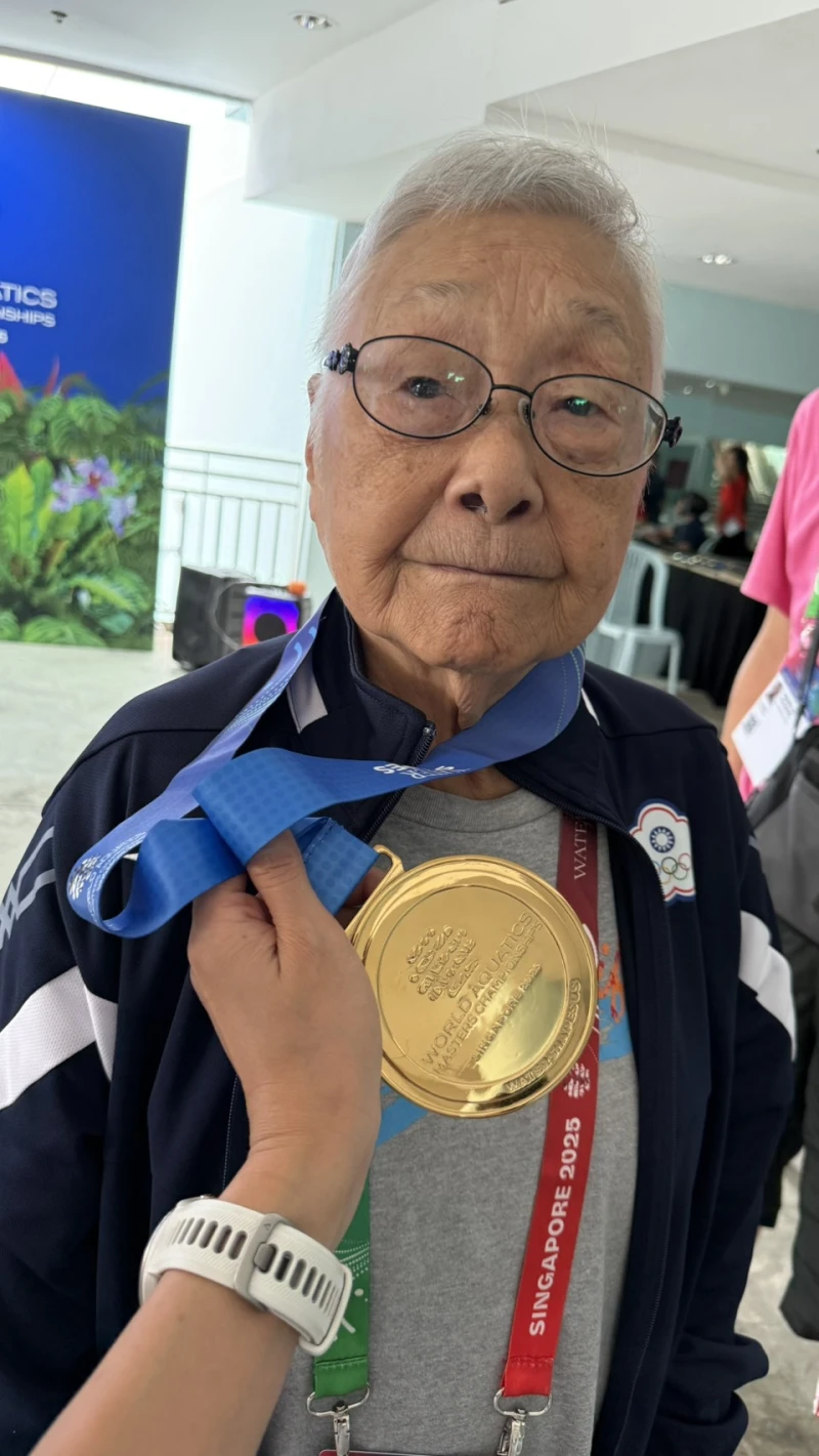 唐成瑤再飆破成人世錦賽大會紀錄成功摘金。泳協提供