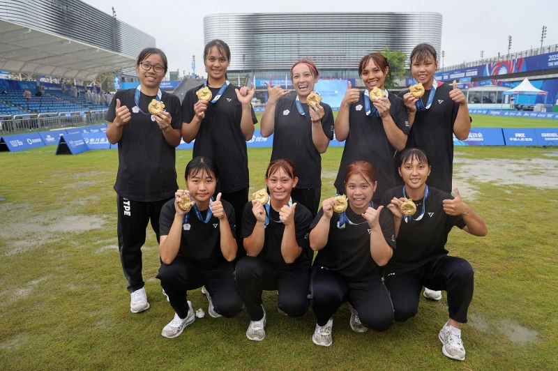 台灣女子拔河代表隊今10日參加成都世界運動會勇奪女子組500公斤級金牌，完成六連霸隊史紀錄。體育署提供