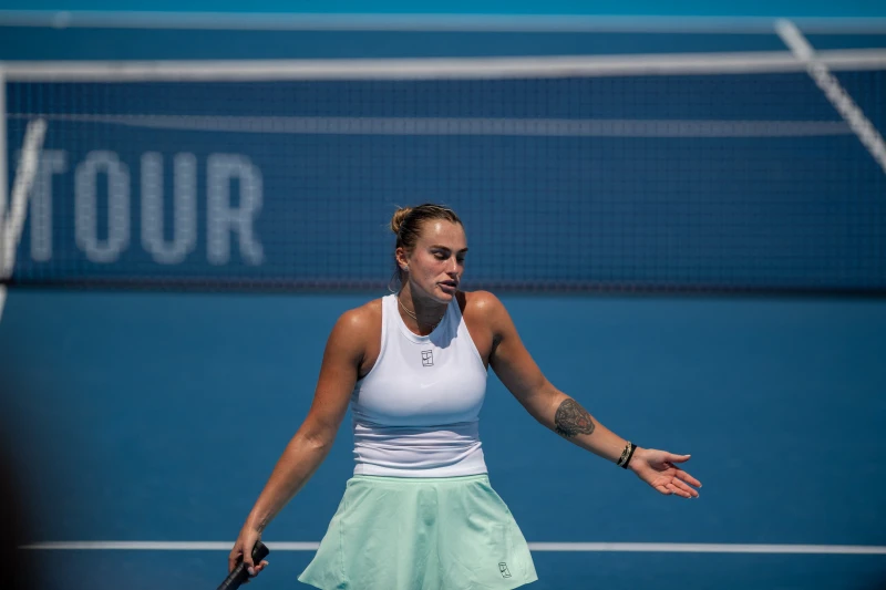 世界排名第一的莎芭蓮卡(Aryna Sabalenka，見圖)與第二種子高芙(Coco Gauff)相繼出局。法新社