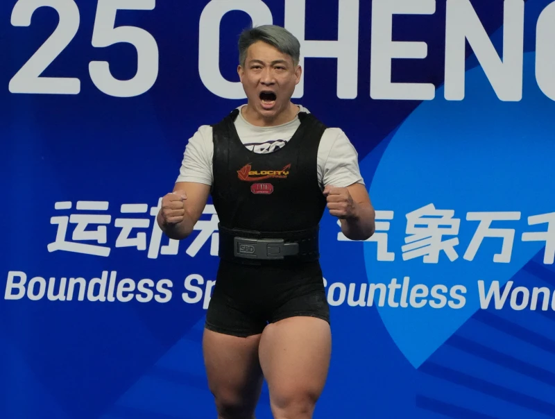健力選手江凱傑奪金。中華奧會提供