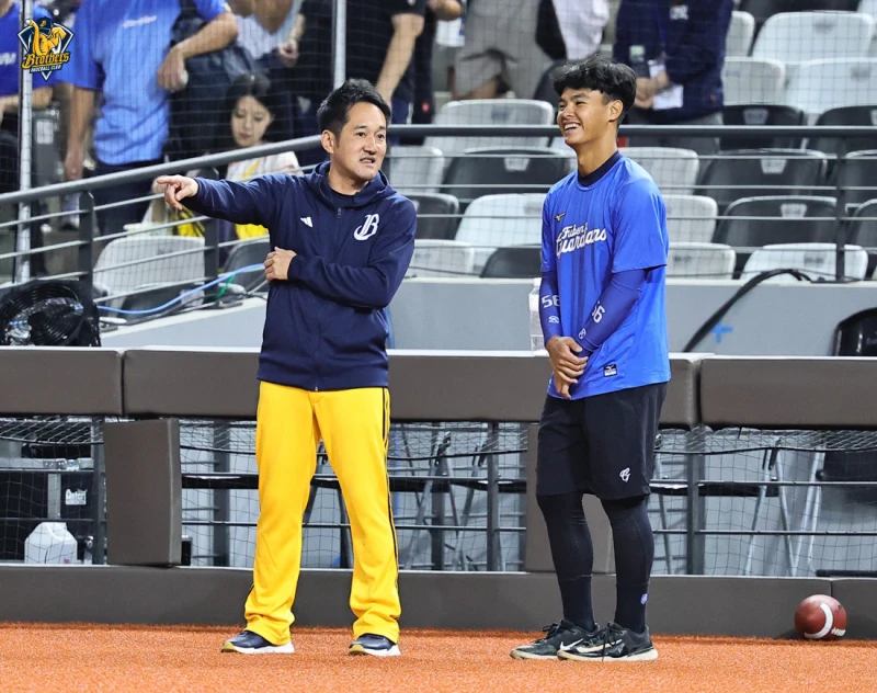 平野惠一與陳愷佑。中信兄弟提供