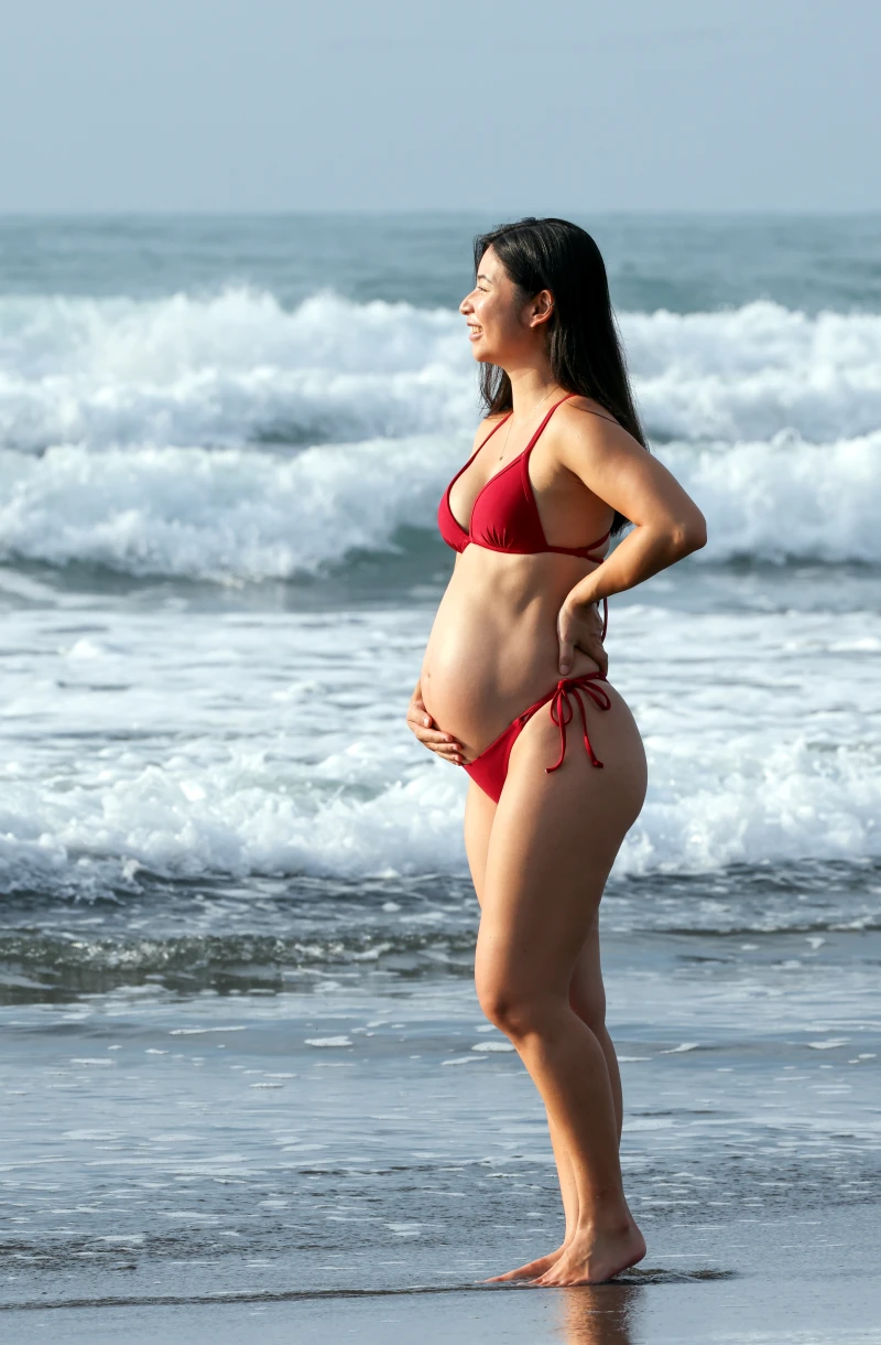 望著大海，Mandy期待產後能盡快帶著Baby認識海邊。郭運復 攝影