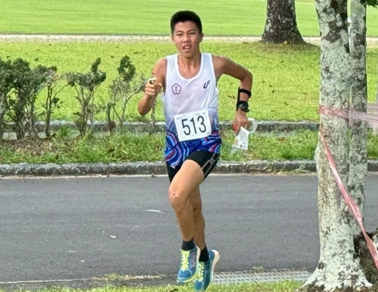 金門小將卓佳賞奪亞青短距離銅牌。定向越野協會提供