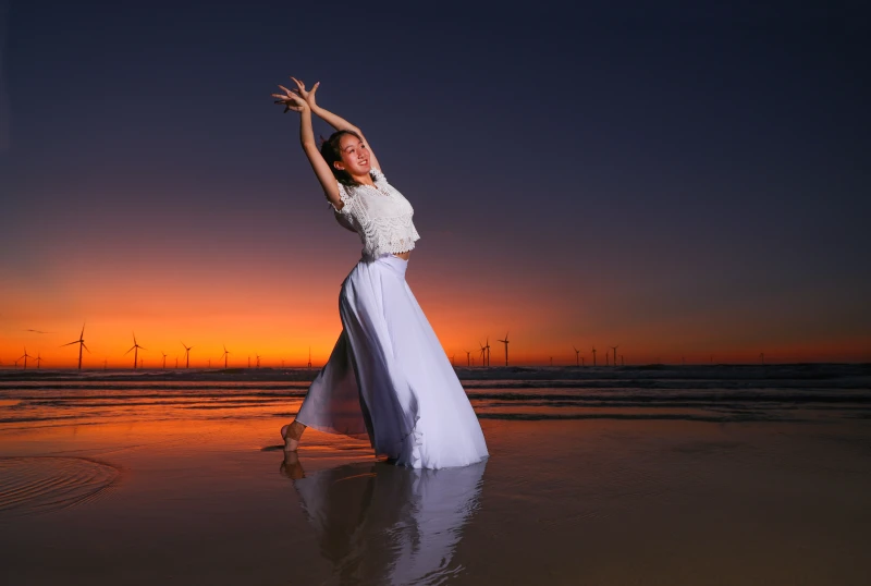 韻律體操選手在海邊留下永恆的美感。特約記者/郭運復攝