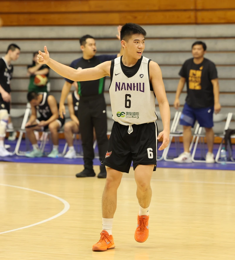 南湖高中張哲瑋最後3.9秒投進逆轉準絕殺3分球。大會提供