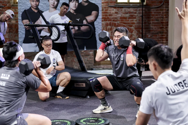 Red Bull Gym Clash台灣決賽是考驗選手心肺耐力與爆發力的綜合體能賽事。紅牛提供