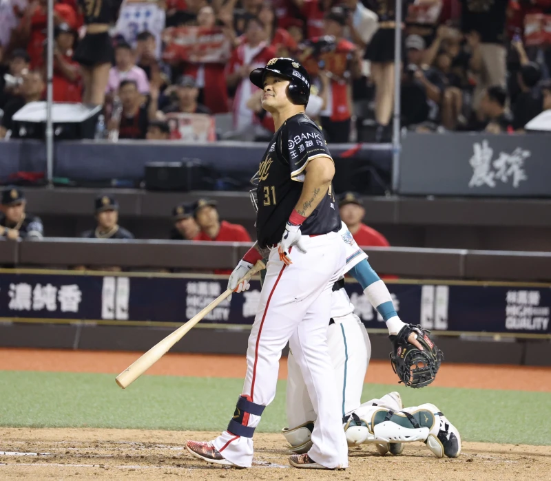 林智勝305轟。李天助攝