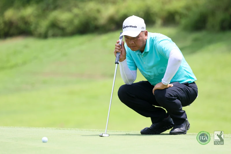 呂偉智以兩回合133桿-11單獨領先。Tpga／林聖凱攝影 