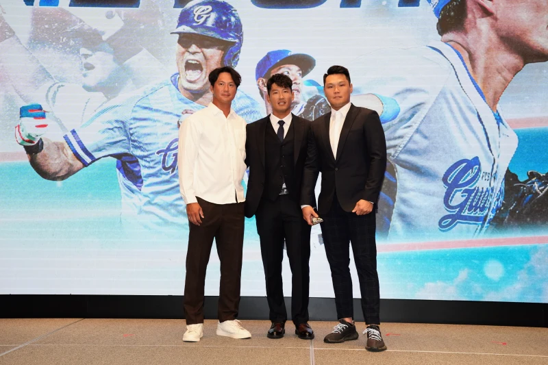 高國輝、林哲瑄、范國宸。富邦悍將提供