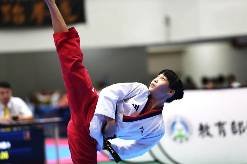 勝利國小六生芭樂長腿妹羅予彤獲全場女子最高分。大會提供