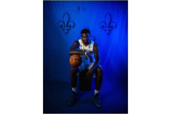 鵜鶘怪物狀元威廉森(Zion Williamson)以新外型亮相。法新社