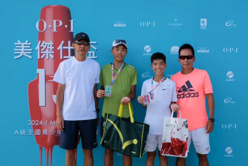 16歲組男單目標上演星二代對決江勁彥與兒子江興祐蔡佳諺與兒子蔡秉寰。海碩整合行銷提供