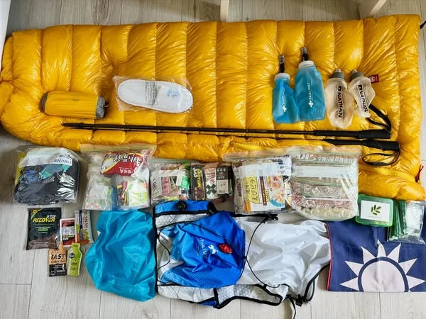 極地超馬運動員陳彥博裝備。陳彥博提供