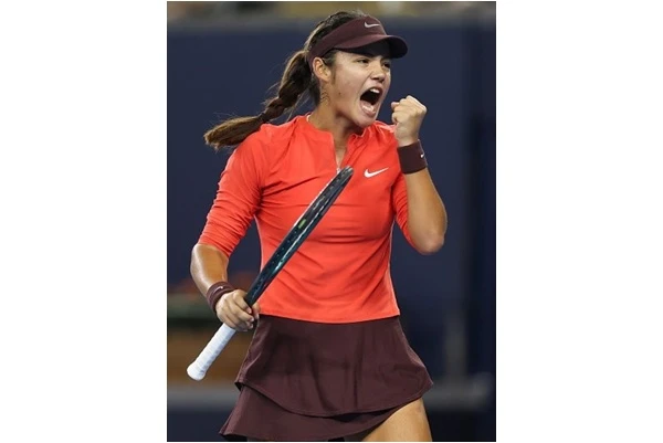 英國網球甜心拉杜卡努（Emma Raducanu）於中國公開賽女單第二輪賽事獲勝，摘自拉度卡努推特