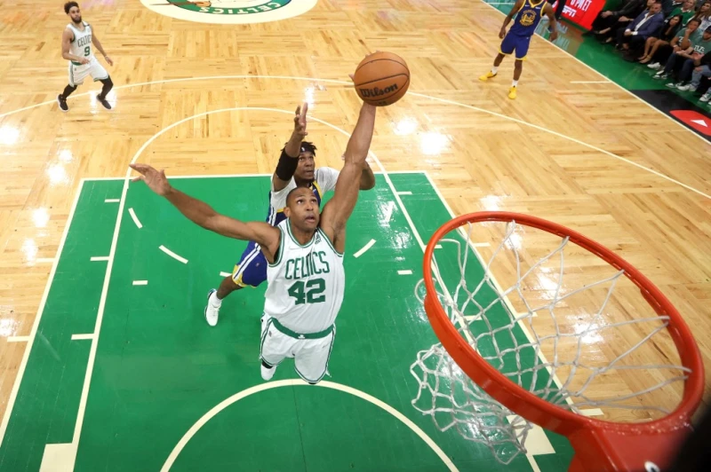 曾幫助塞爾提克奪冠的39歲中鋒霍福德（Al Horford）正式加盟勇士。法新社