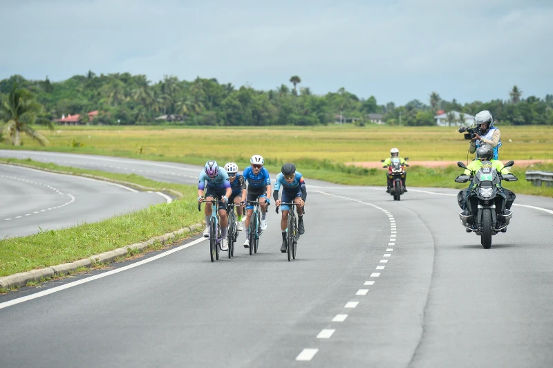 第1個衝刺點後形成4人領先小組。圓創運動行銷提供