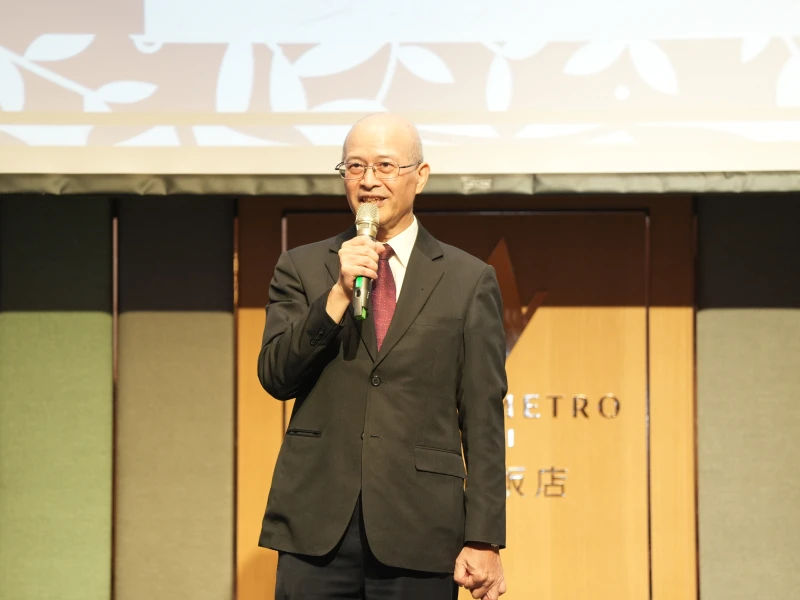 新任中華文化教育暨體育交流促進會理事長何卓飛接任。法新社