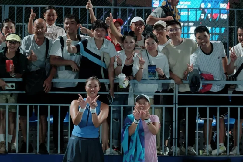 詹皓晴（左）連三屆武漢賽晉8強。劉雪貞提供