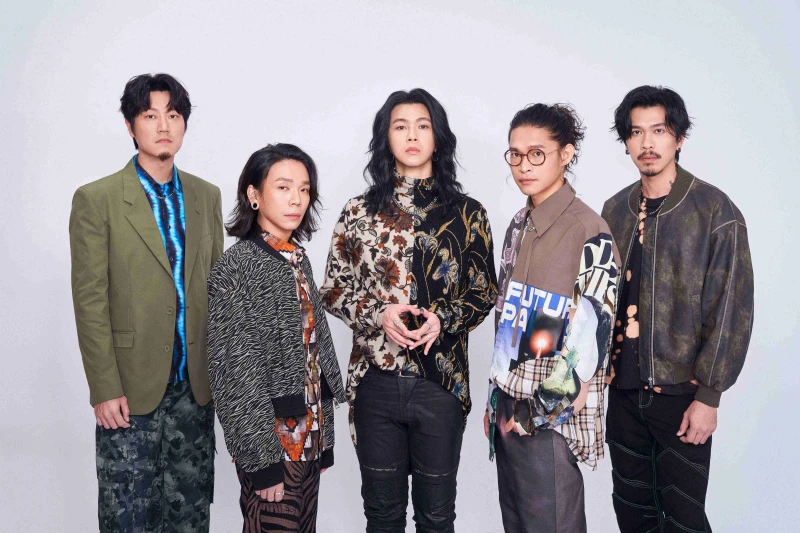 2026渣打臺北公益馬拉松重磅邀請金曲樂團 麋先生登上終點舞台開唱，為完賽跑者獻上最熱血的音樂饗宴。官方提供