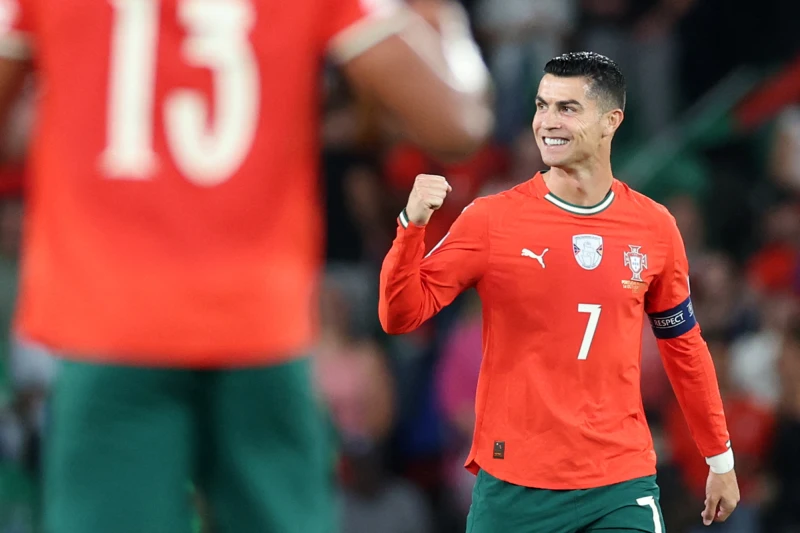 葡萄牙隨即由40歲的隊長C羅(Cristiano Ronaldo)梅開二度，但仍拿不下勝利。法新社