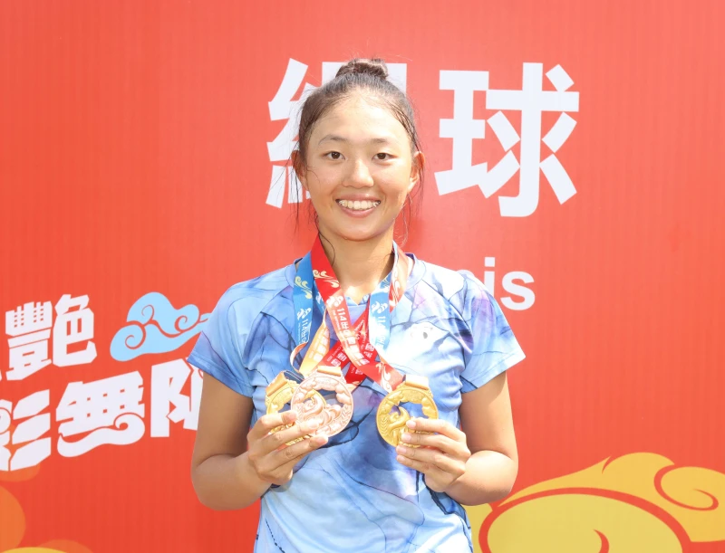 曾睦潔在本屆全運會獲得女單女雙金牌，另有女團銅牌。四維體育推廣教育基金會提供