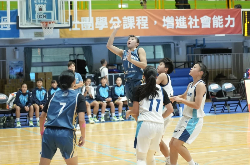 忠明張宇喬得25分 。高中體總提供