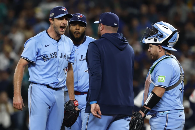 多倫多藍鳥先發投手薛澤（Max Scherzer）竟直接在投手丘上對總教練施耐德（John Schneider）怒吼。法新社