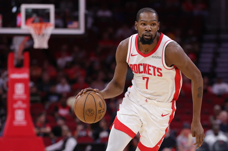 夏轉戰火箭的杜蘭特（Kevin Durant），已同意一份為期兩年新延長合約。法新社
