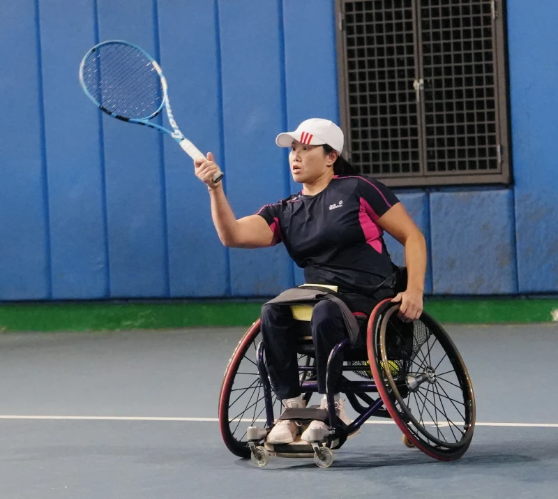 李宛靜是小兒麻痺患者但不影響對網球的熱愛。南野子國際整合行銷股份有限公司提供