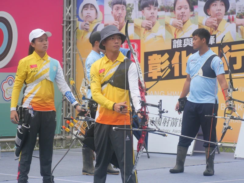 彰銀混雙在首戰直落3局橫掃勝。射箭協會提供