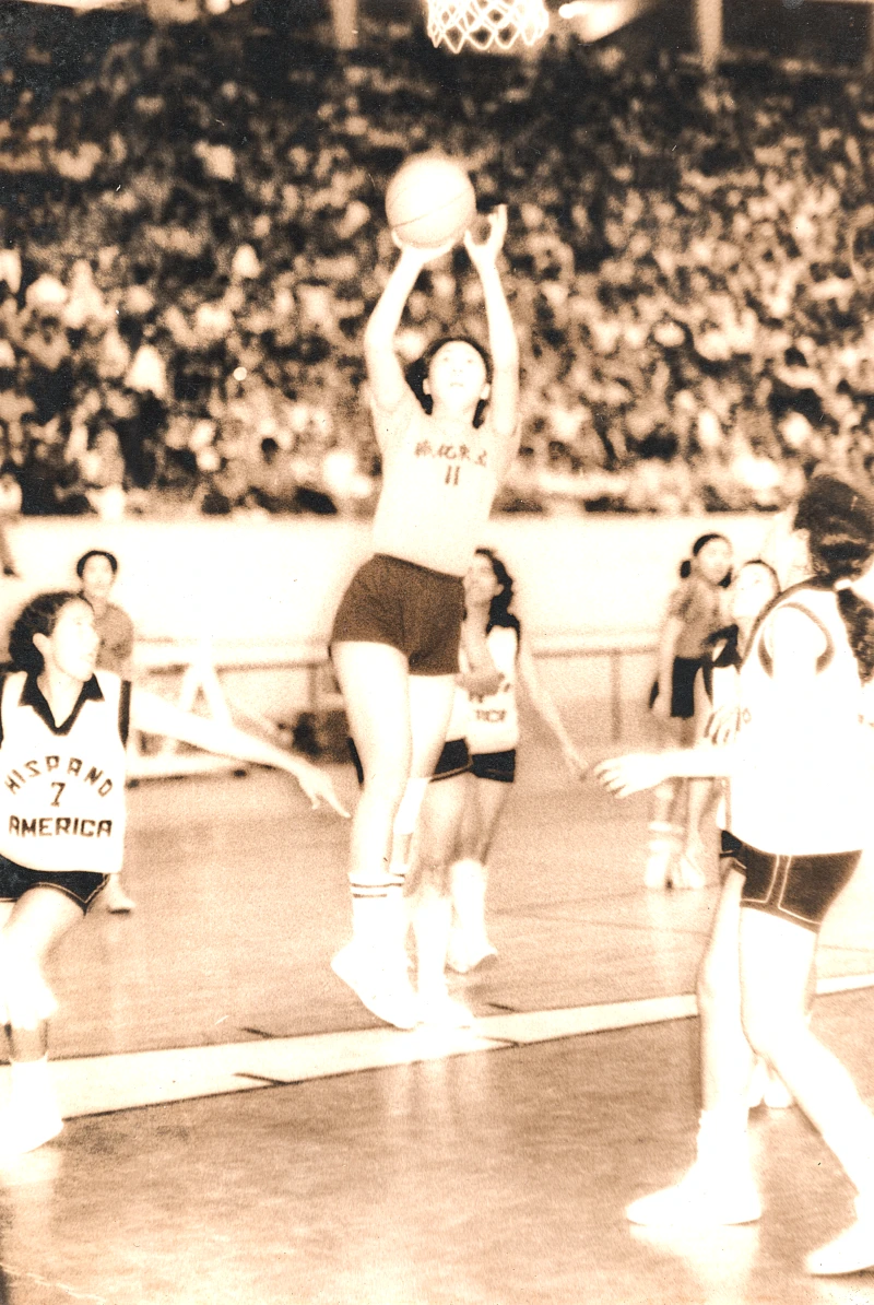 亞東訪美徐台榮在禁區跳投。台灣籃球名人堂提供