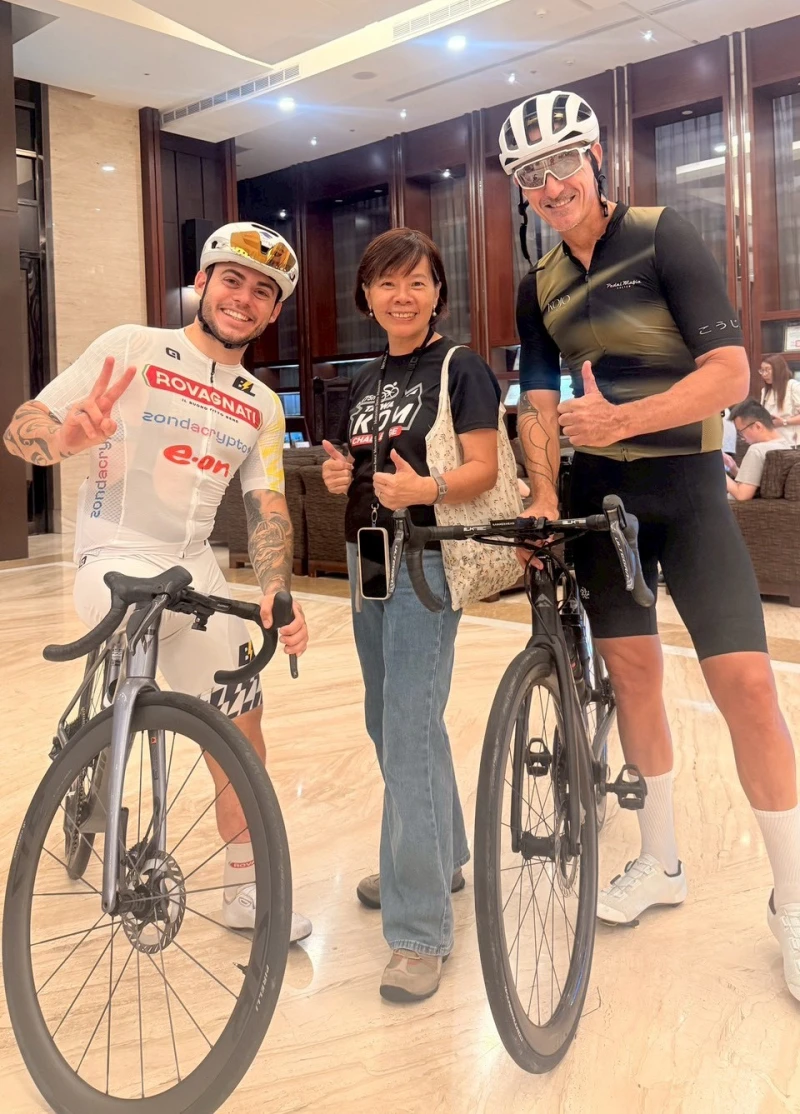 義大利肢障選手Andrea Pusateri左是一位特別有活力的車手。中華民國自行車騎士協會提供